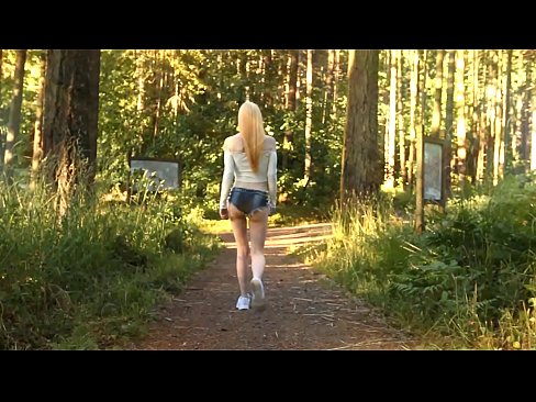 ❤️ Schöne Frau bewegt sich langsam, nicht nackt Video Porn video bei de.com-fullporner.ru ☑