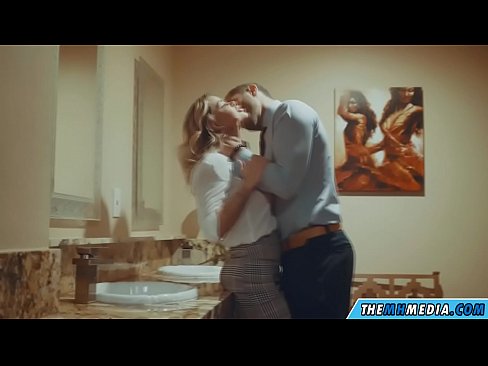 ❤️ Wenn eine vollbusige Blondine dich in einer öffentlichen Toilette verführt Porn video bei de.com-fullporner.ru ☑